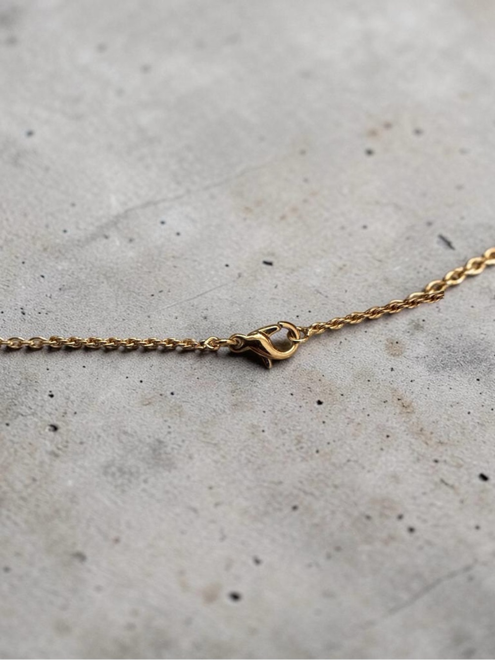 Christian Dior Vintage Rhinestone CD Logo Pendant Necklace Gold Tone - Picture 4 of 5
